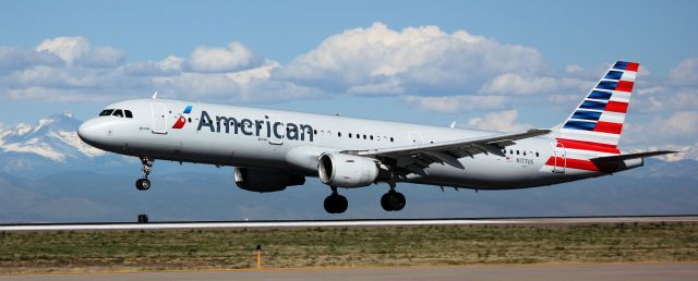 Airbus A321 (N177US) - Landing on 16L.