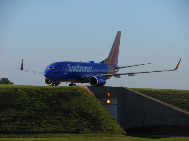 Boeing 737-700 (N914WN)