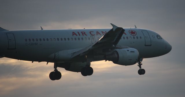 Airbus A319 (C-GBHM)