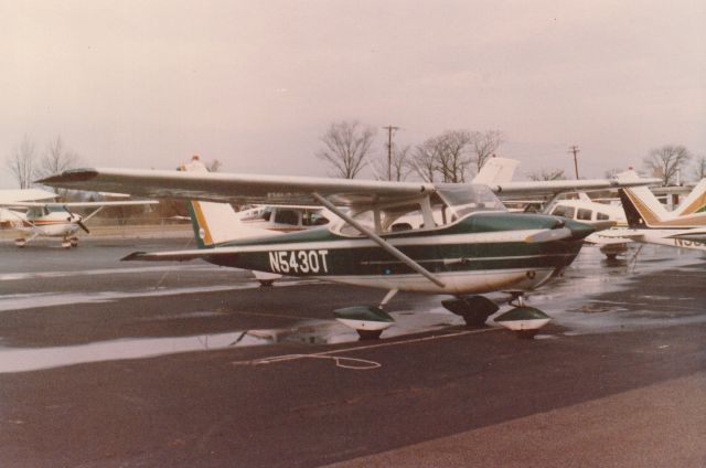 Cessna Skyhawk (N5430T) - 1982