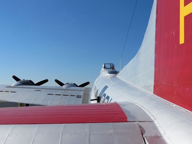 Boeing B-17 Flying Fortress (N5017N)