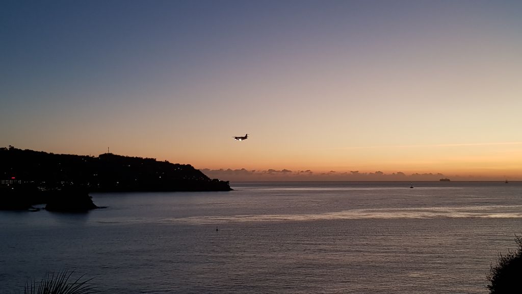 — — - Vue de ma terrasse le soir