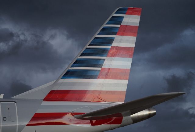 Embraer 170/175 (N247NN)