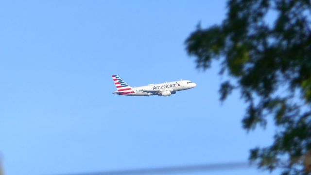 Airbus A319 (N774XF)