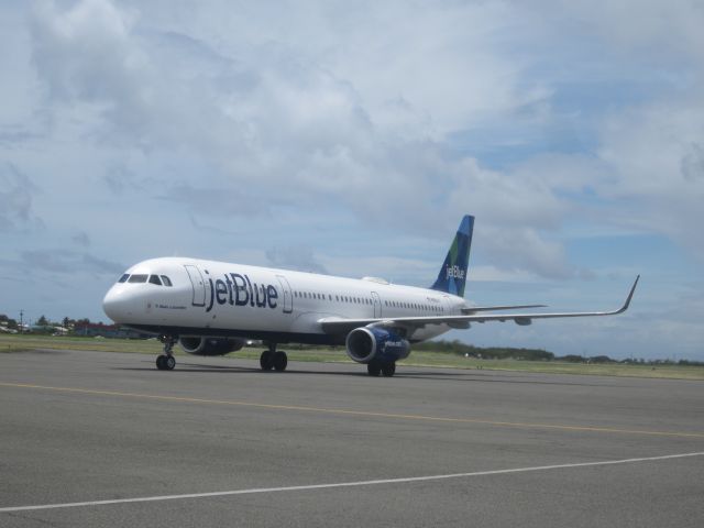 Airbus A321 (N964JT)