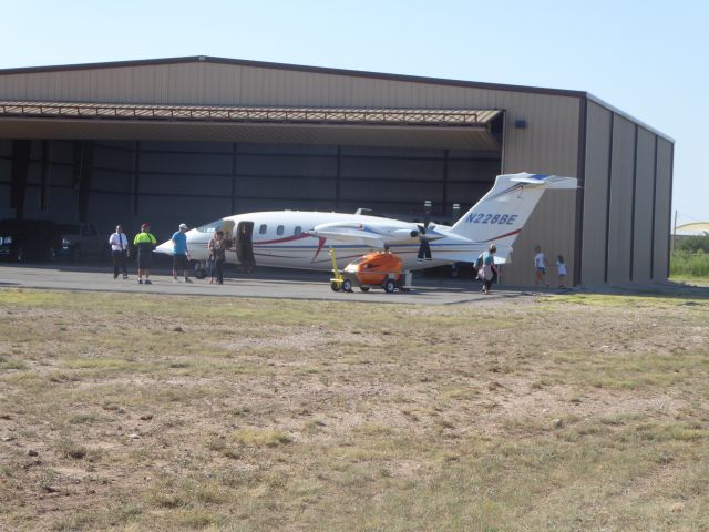 Piaggio P.180 Avanti (N228BE)