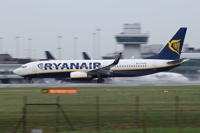 Boeing 737-800 (EI-EPB) - RYR4007 off to the sunshine of Alicante in southern Spain.