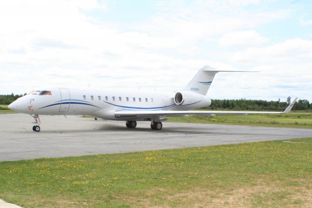 Bombardier Global 5000 (N989RJ)