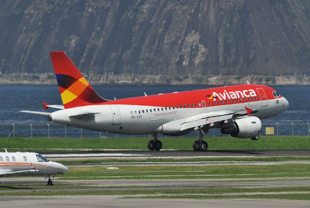 Airbus A319 (PR-AVD)