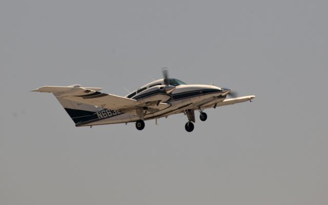 Beechcraft Duchess (N6630D)