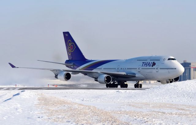 HS-TGP — - 2016年２月１８日真冬のSHINChitoseAirportに何年ぶりかにタイ国際航空のジャンボがやってきました。左にターンして駐機場所にスポットインする場面です。