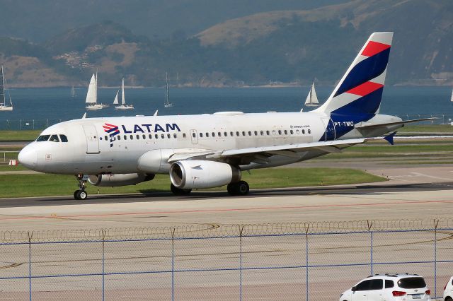 Airbus A319 (PT-TMG)