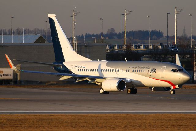 Boeing 737-700 (PH-GOV)