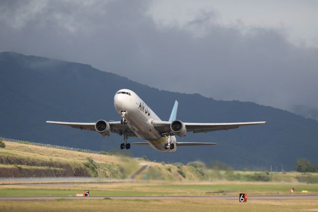 BOEING 767-300 (JA98AD) - 10 July 2016:HKD-HND.