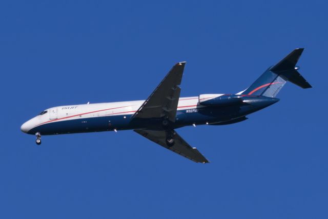 McDonnell Douglas DC-9-30 (N327US)