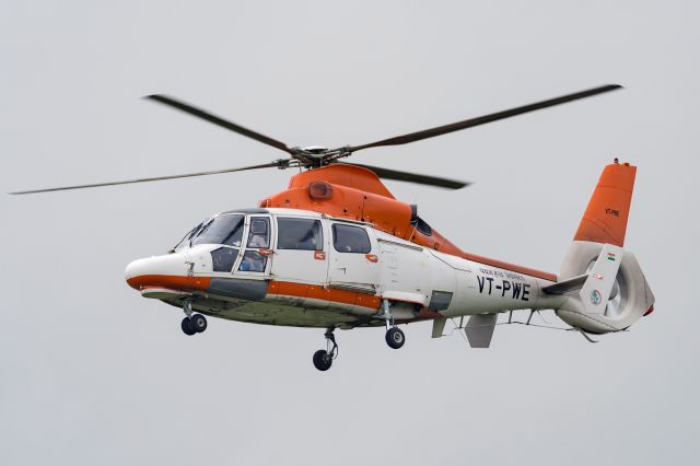 VT-PWE — - Pawan Hans Dauphin outbound from Juhu Aerodrome on a grey monsoon afternoon.