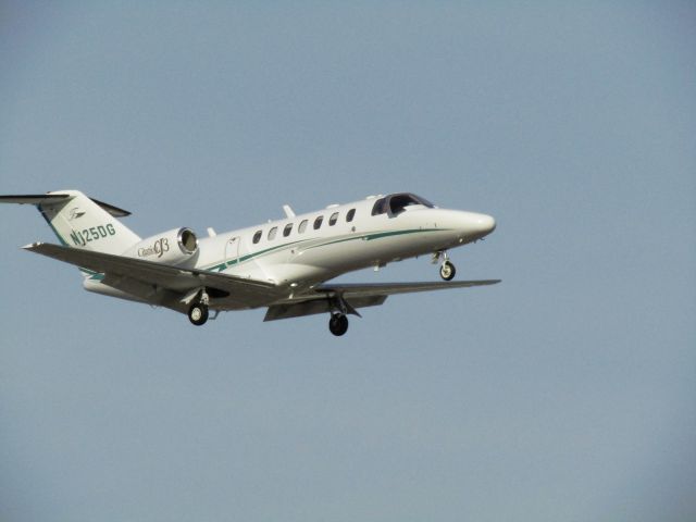 Cessna Citation CJ3 (N125DG) - Landing RWY 20R