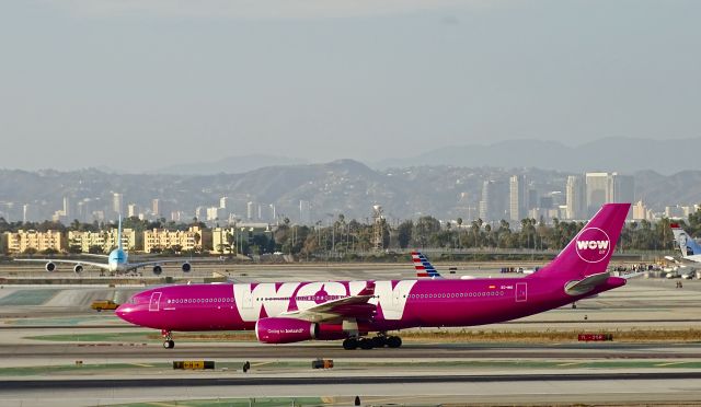 Airbus A330-300 (EC-MIO)