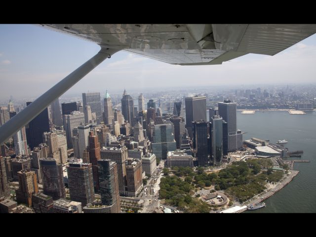 Cessna Skyhawk (N474EP) - Along the Hudson.