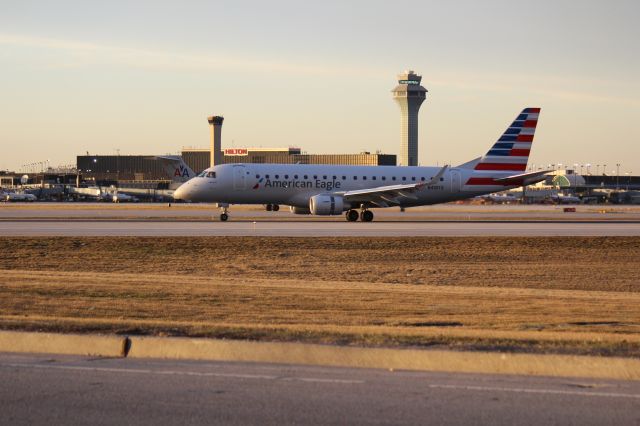 Embraer 170/175 (N418YX)