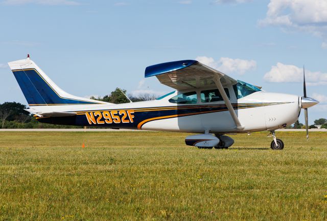 Cessna Skylane (N2952F)