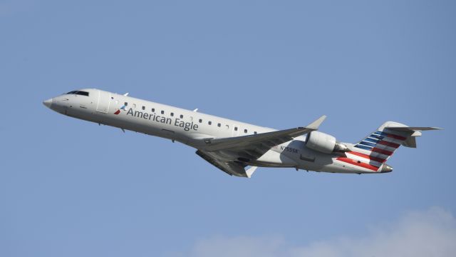 Canadair Regional Jet CRJ-700 (N755SK) - Departing LAX on 25R