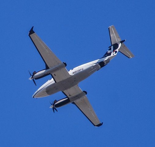 Beechcraft King Air 90 (N809PS) - A King Air 90 coming in over Simpsonville, SC.  2/25/21.