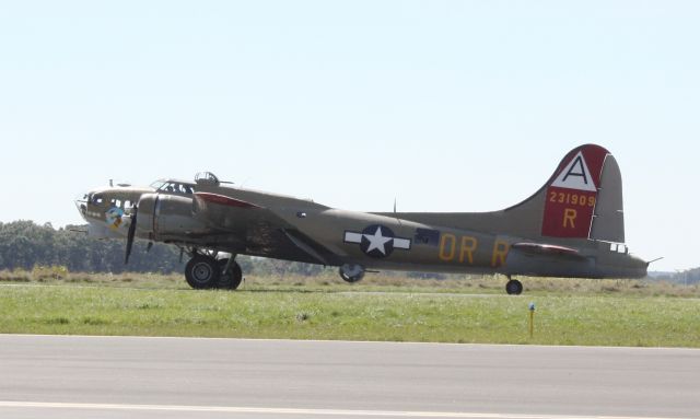 Boeing B-17 Flying Fortress (N93012)