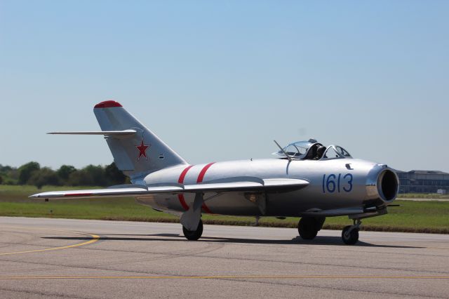 MIKOYAN MiG-17 (NX917F)