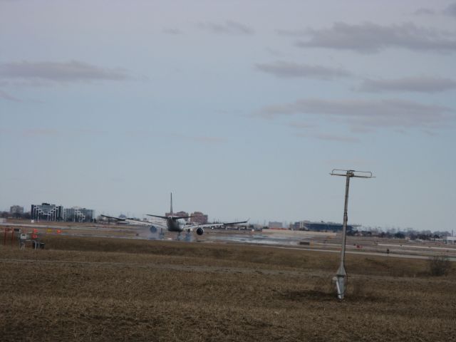 Airbus A330-200 —