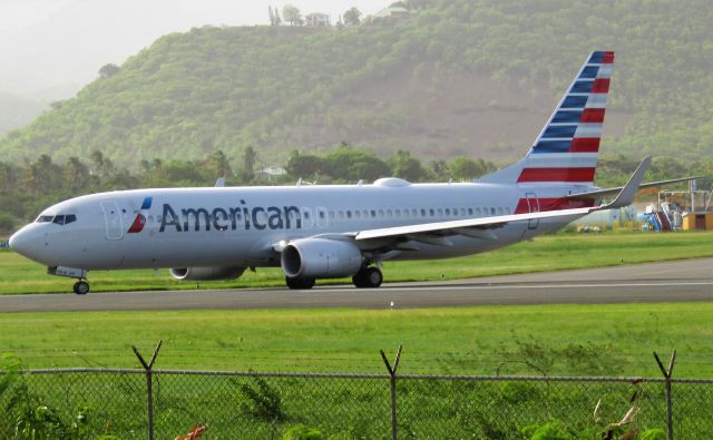 Boeing 737-800 (N315PE)