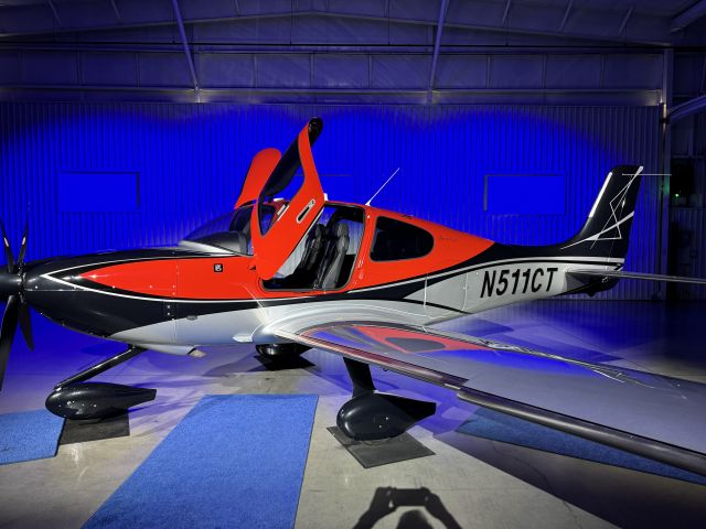 Cirrus SR-22 (N511CT)