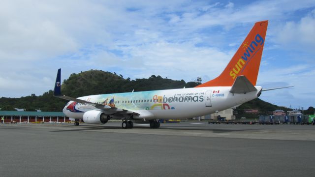 Boeing 737-800 (C-GRKB)