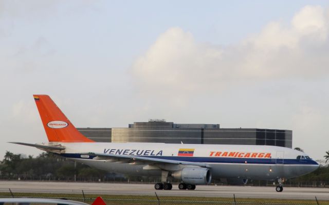 Airbus A300F4-200 (YV562T)