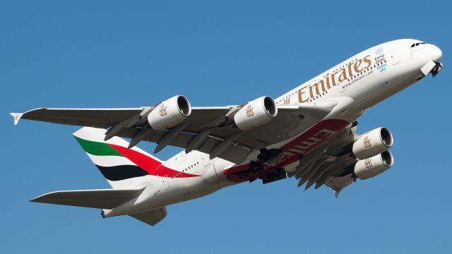 Airbus A380-800 (A6-EOI)