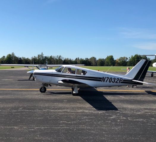 Piper PA-24 Comanche (N7032P)