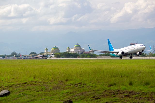 Boeing 737-800 (PK-GMK) - Sultan Iskandar Muda International Airport Aceh