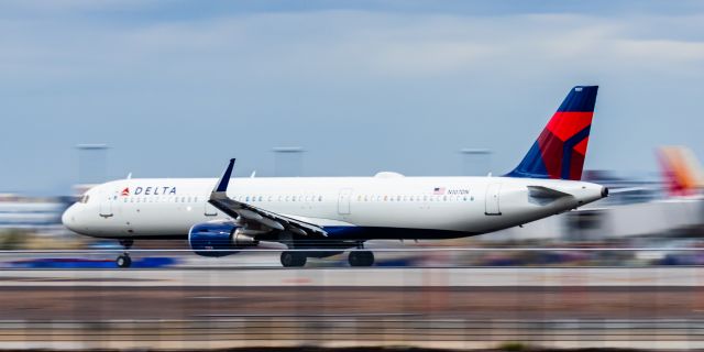 Airbus A321 (N107DN) - A Delta Airlines A321 taking off from PHX on 2/23/23. Taken with a Canon R7 and Canon 100-400 EF ii lens.