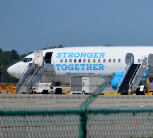 Boeing 737-800 (N881XA) - Hillarys New Jet at Cleveland Hopkins 09-05-16