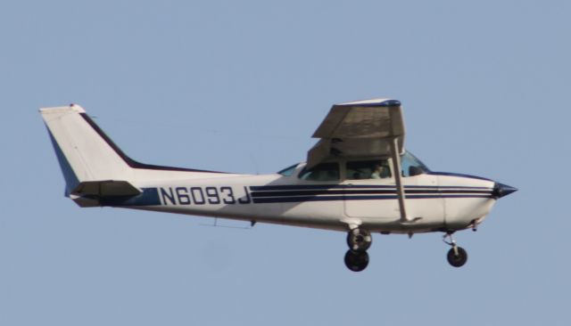 Cessna Skyhawk (N6093J)