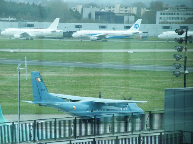 252 — - 252 CASA OF IRISH AIR CORPS AT SHANNON 29-03-11