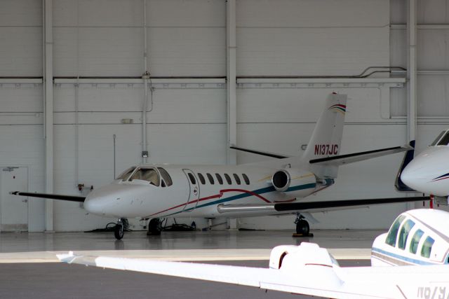 Cessna Citation V (N137JC) - 22-Oct-14.