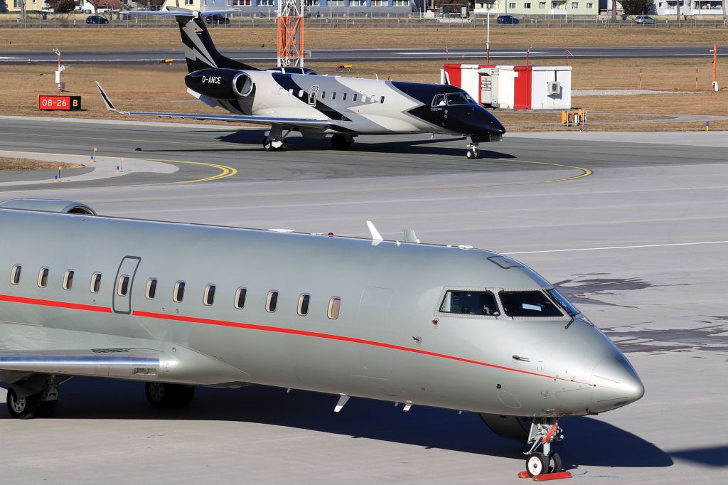 Canadair Regional Jet CRJ-200 (9H-ILI)