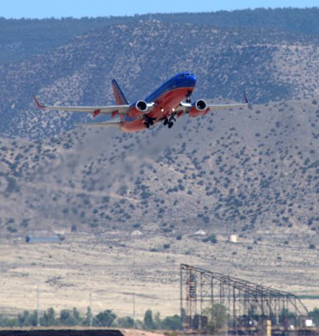 Boeing 737-700 (N225WN)