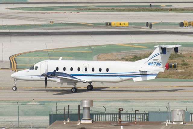 Beechcraft 1900 (N27NG) - N27NG  Beechcraft  1900D  Northrop Grumman  KLAX  20130305