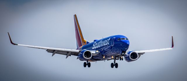 Boeing 737-700 (N462WN) - landing