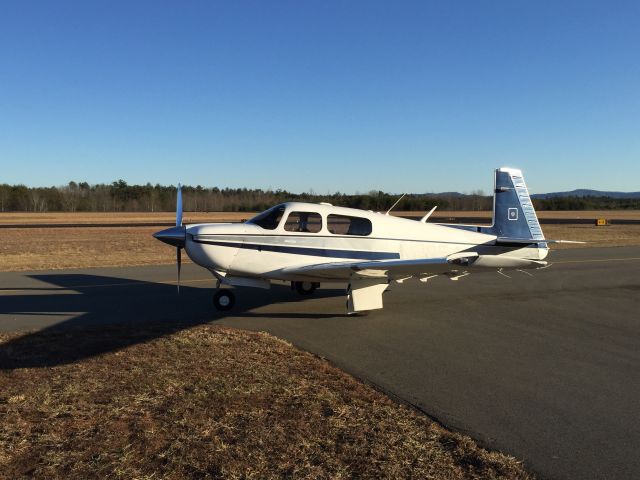 Mooney M-20 (N885J)