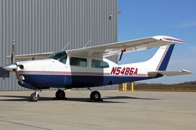 Cessna Centurion (N5486A) - Great to see single engine aircraft still based at an airport of this size.