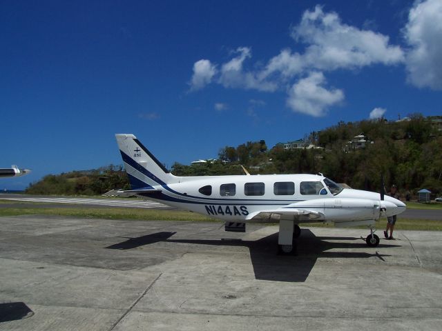 Piper Navajo (N144AS)