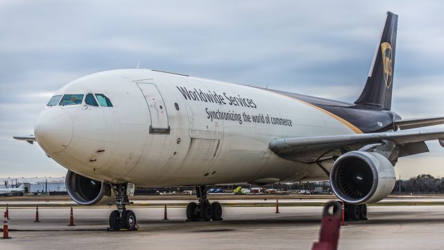 Airbus A300F4-600 (N136UP)